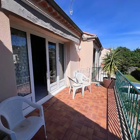 St Raphael A Pieds Апартаменты *